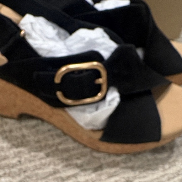 Clarks Women's Sandals in Black and Tan - Picture 3 of 10